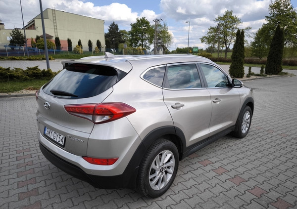 Hyundai Tucson cena 73200 przebieg: 75000, rok produkcji 2017 z Żabno małe 154